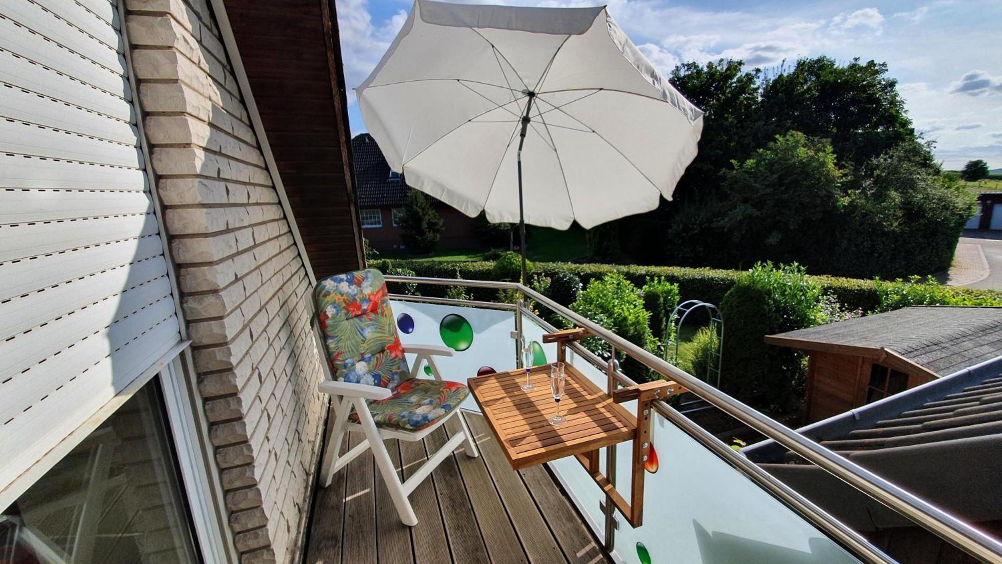 Klimatisierte Kastanie Mit Balkon Appartement Lohne (North Rhine-Westphalia)